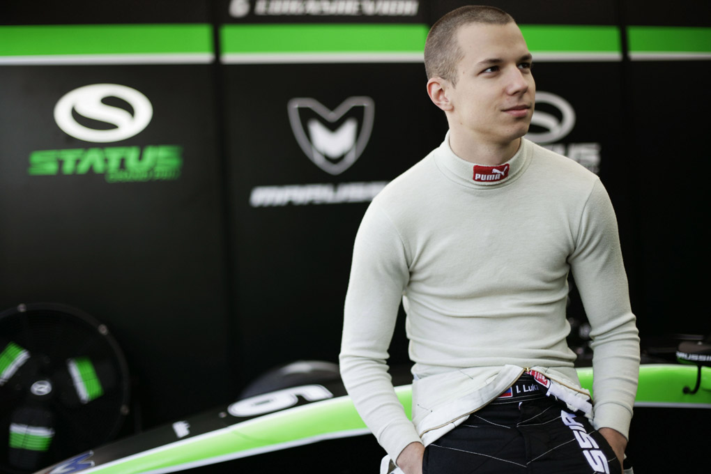 Пилот подготовительной программы Marussia Формула-1 в клубе «Экстрим Драйв». Видео-советы водителям