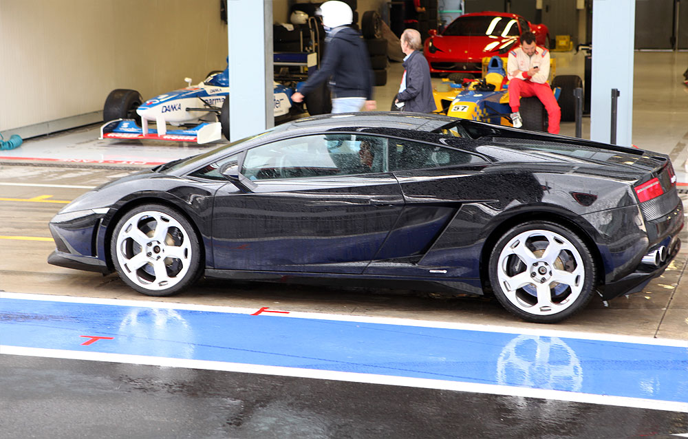 Состоялся курс спортивного вождения на суперкарах Ferrari и Lamborghini, Монца, Италия.