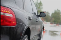 Лучше один раз отработать. Новый видеосюжет о летних курсах экстремального вождения