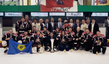 Курсы безопасного вождения за отличную игру на льду. "Экстрим Драйв" побывал в гостях у хоккеистов.