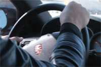 Лучше один раз отработать. Новый видеосюжет о летних курсах экстремального вождения